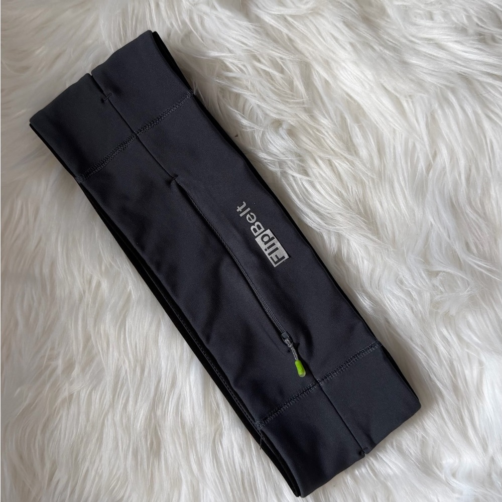 XS FlipBelt Black Running Waist Belt with Zipper Pocket